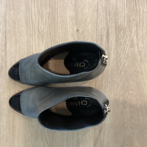 Chanel Black & Gray Patent Leather Interlocking CC Logo Ankle Boots Size 37.5 - Picture 16 of 16